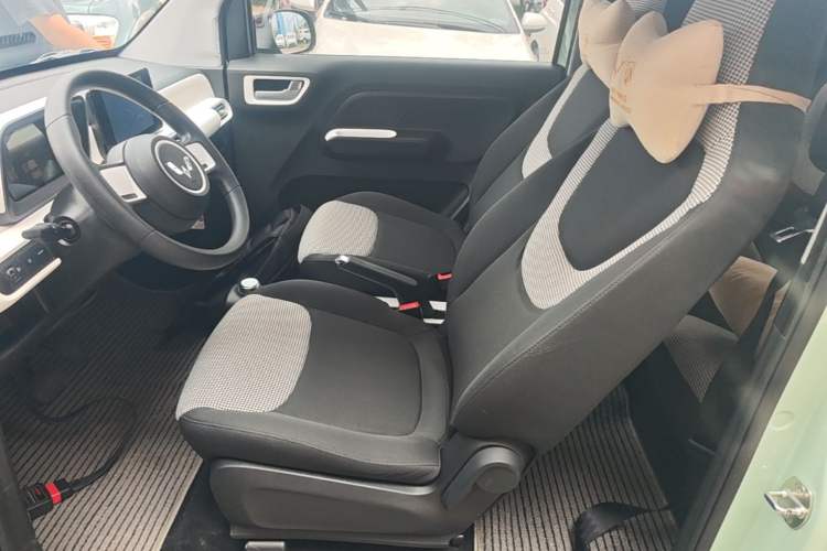 Used Wuling Hongguang MINIEV 2024 3rd Generation 215km Advanced Version Left Front Seat