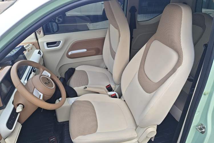 Used Wuling Hongguang MINIEV 2024 3rd Generation 215km Advanced Version Left Front Seat
