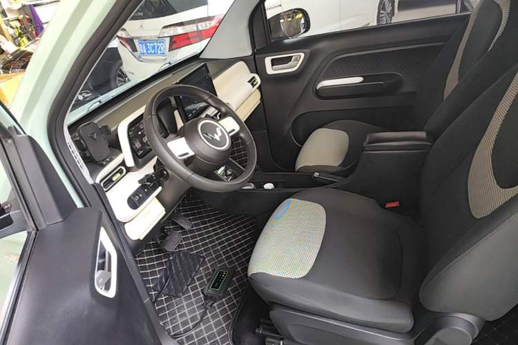 Used Wuling Hongguang MINIEV 2024 3rd Generation 215km Youth Edition Left Front Seat