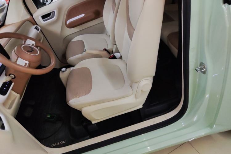 Used Wuling Hongguang MINIEV 2024 3rd Generation 215km Youth Edition Left Front Seat