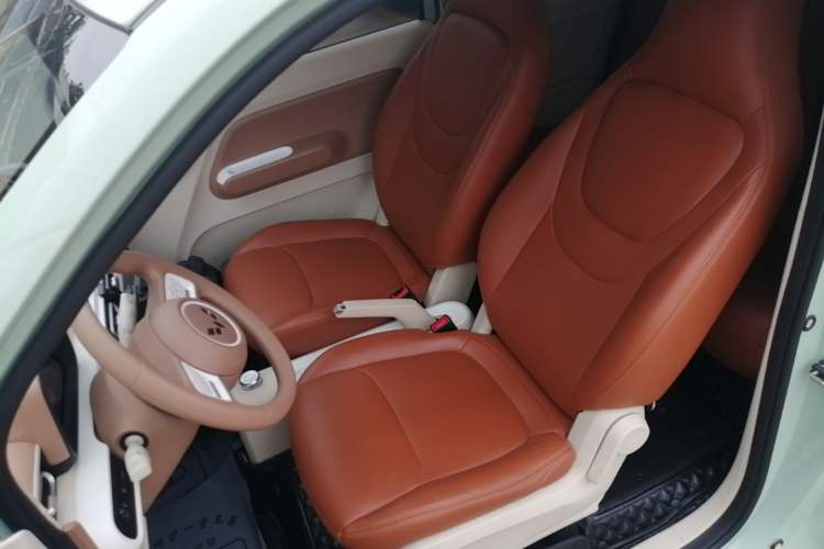 Used Wuling Hongguang MINIEV 2024 3rd Generation 215km Youth Edition Left Front Seat