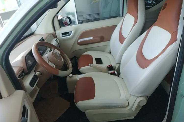 Used Wuling Hongguang MINIEV 2024 3rd Generation 215km Advanced Version Left Front Seat
