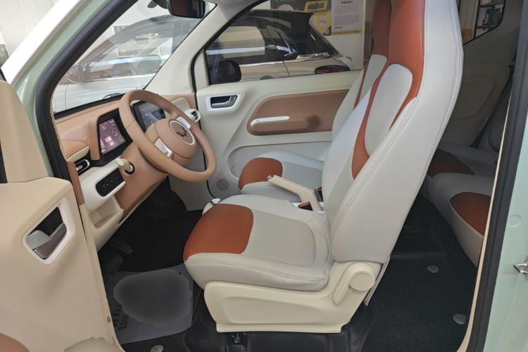 Used Wuling Hongguang MINIEV 2024 3rd Generation 215km Advanced Version Left Front Seat