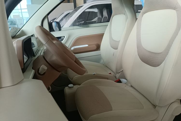 Used Wuling Hongguang MINIEV 2024 3rd Generation 215km Advanced Version Left Front Seat
