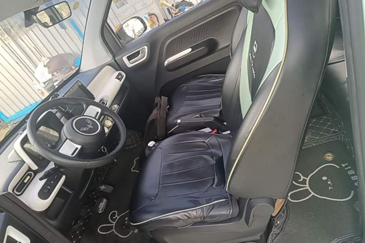 Used Wuling Hongguang MINIEV 2024 3rd Generation 215km Advanced Version Left Front Seat