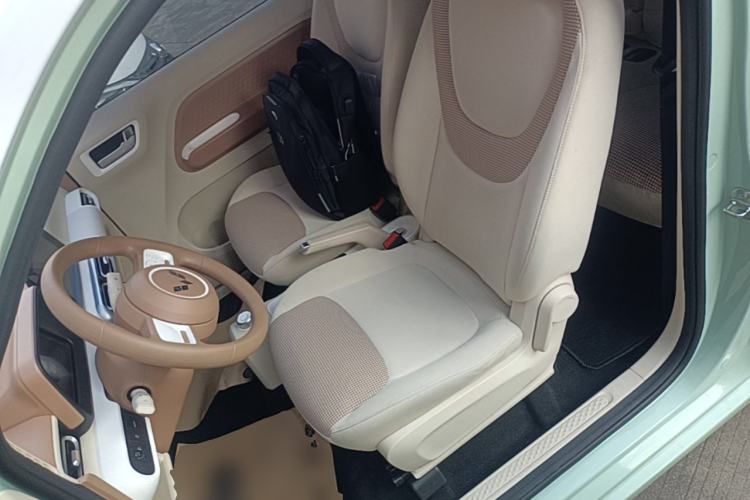 Used Wuling Hongguang MINIEV 2024 3rd Generation 215km Advanced Version Left Front Seat