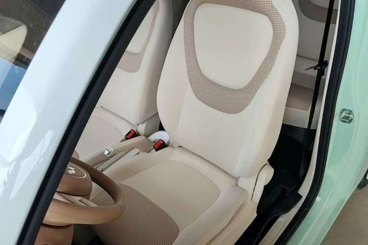 Used Wuling Hongguang MINIEV 2024 3rd Generation 170 km Left Front Seat