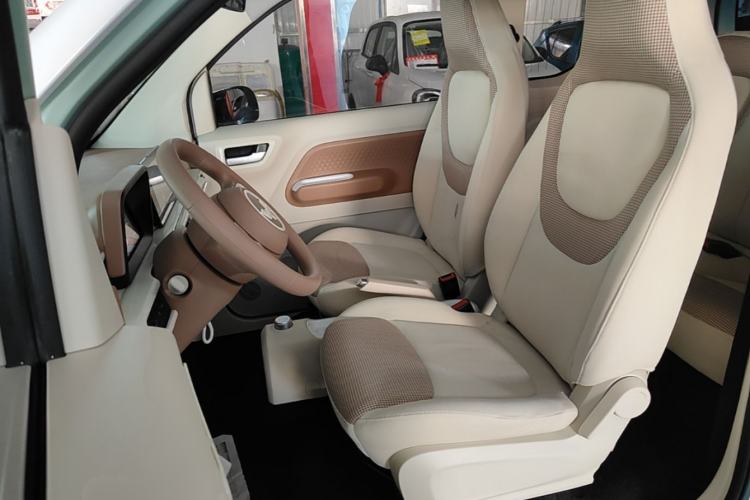 Used Wuling Hongguang MINIEV 2024 3rd Generation 215km Advanced Version Left Front Seat