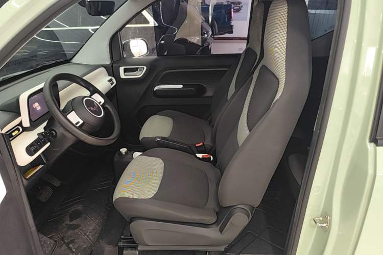 Used Wuling Hongguang MINIEV 2024 3rd Generation 215km Youth Edition Left Front Seat