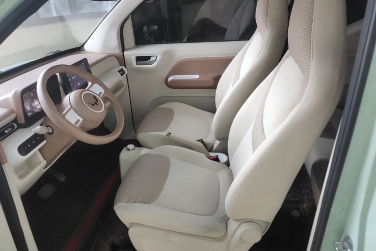 Used Wuling Hongguang MINIEV 2024 3rd Generation 170 km Left Front Seat