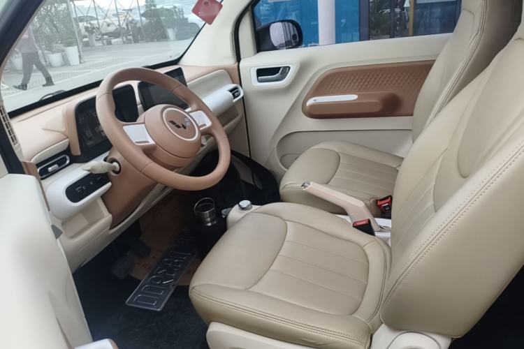Used Wuling Hongguang MINIEV 2024 3rd Generation 215km Advanced Version Left Front Seat