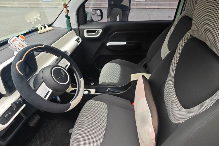 Used Wuling Hongguang MINIEV 2024 3rd Generation 215km Youth Edition Left Front Seat