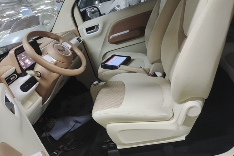 Used Wuling Hongguang MINIEV 2024 3rd Generation 215km Youth Edition Left Front Seat