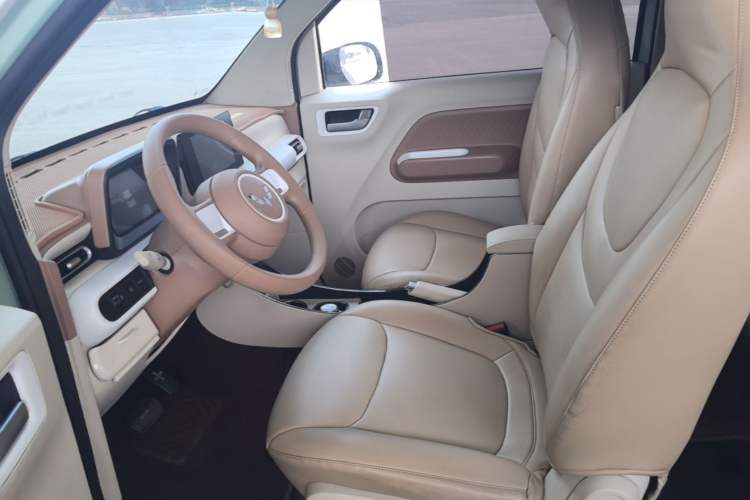 Used Wuling Hongguang MINIEV 2024 3rd Generation 215km Advanced Version Left Front Seat