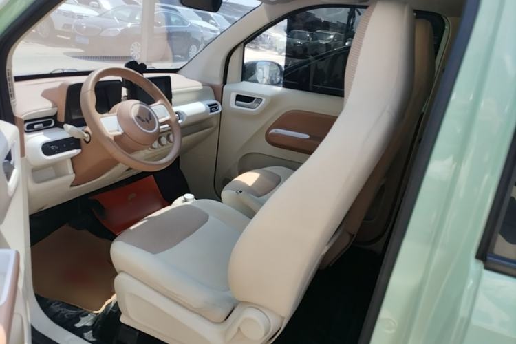 Used Wuling Hongguang MINIEV 2024 3rd Generation 215km Advanced Version Left Front Seat