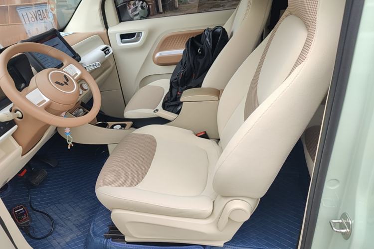 Used Wuling Hongguang MINIEV 2024 3rd Generation 215km Youth Edition Left Front Seat