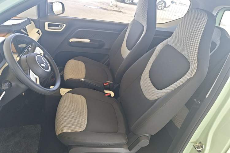 Used Wuling Hongguang MINIEV 2024 3rd Generation 215km Youth Edition Left Front Seat
