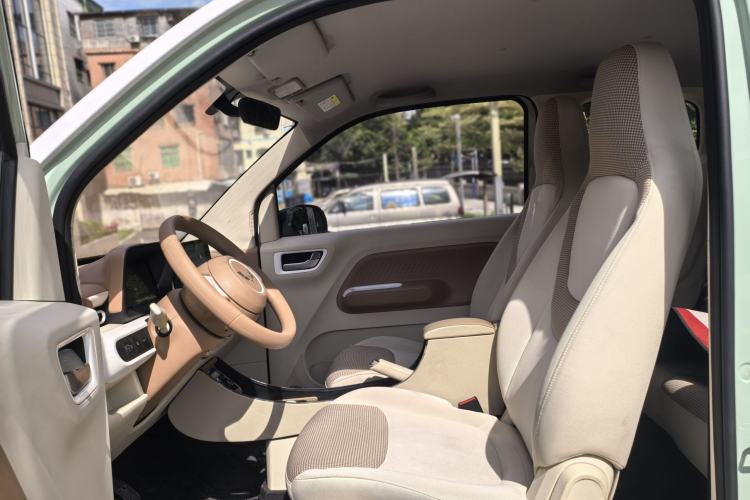 Used Wuling Hongguang MINIEV 2024 3rd Generation 215km Advanced Version Left Front Seat