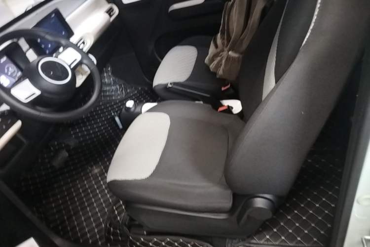 Used Wuling Hongguang MINIEV 2024 3rd Generation 215km Advanced Version Left Front Seat