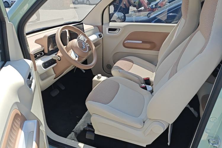 Used Wuling Hongguang MINIEV 2024 3rd Generation 215km Youth Edition Left Front Seat