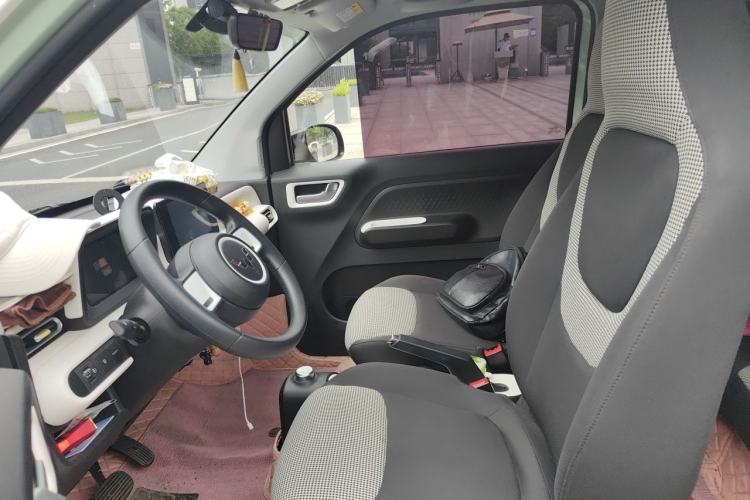 Used Wuling Hongguang MINIEV 2024 3rd Generation 215km Advanced Version Left Front Seat