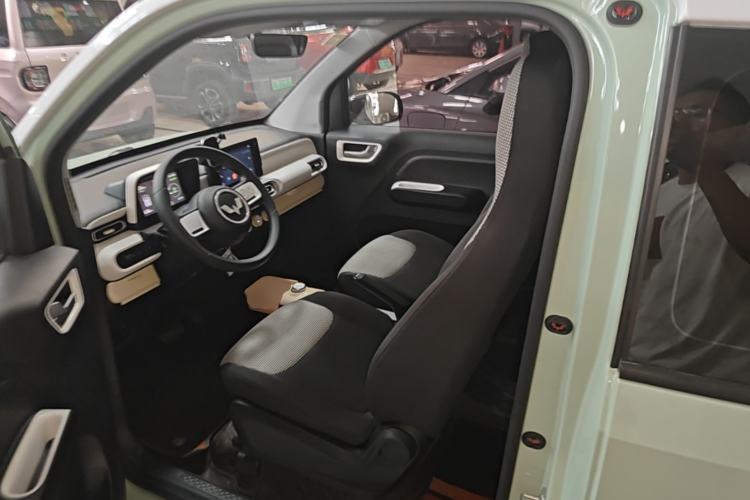 Used Wuling Hongguang MINIEV 2024 3rd Generation 215km Advanced Version Left Front Seat