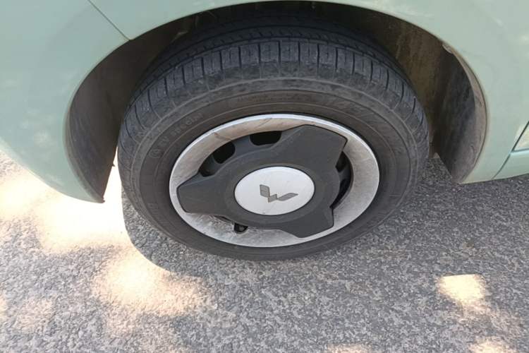 Used Wuling Hongguang MINIEV 2024 3rd Generation 215km Youth Edition Left Front Wheel Hub