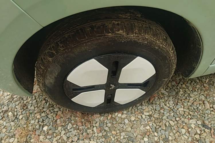 Used Wuling Hongguang MINIEV 2024 3rd Generation 215km Advanced Version Left Front Wheel Hub