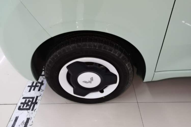 Used Wuling Hongguang MINIEV 2024 3rd Generation 215km Youth Edition Left Front Wheel Hub