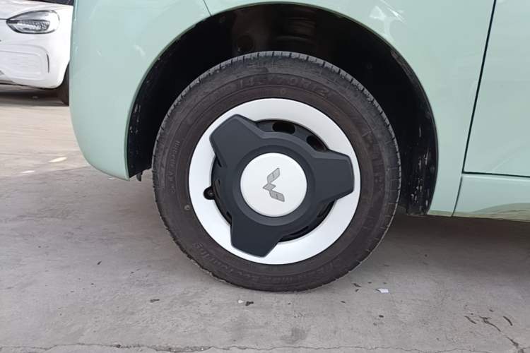 Used Wuling Hongguang MINIEV 2024 3rd Generation 215km Youth Edition Left Front Wheel Hub