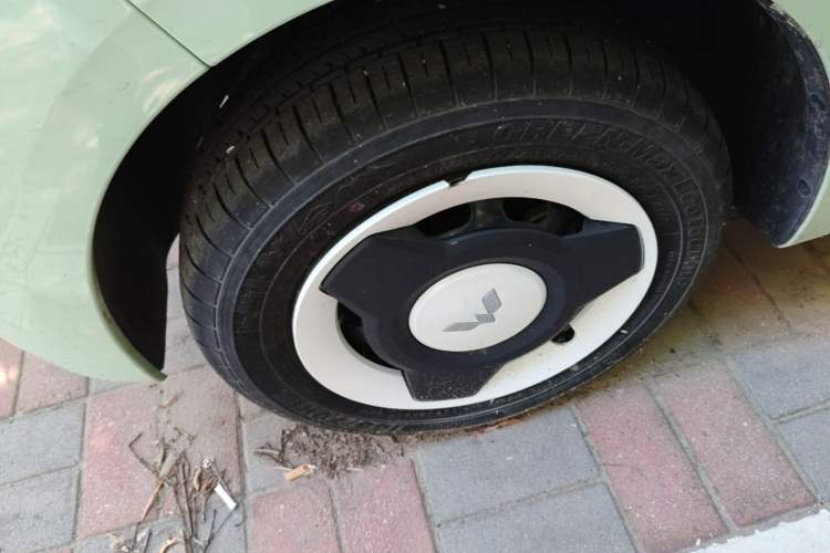 Used Wuling Hongguang MINIEV 2024 3rd Generation 215km Youth Edition Left Front Wheel Hub