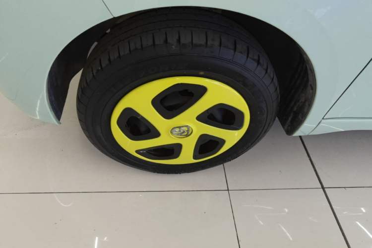 Used Wuling Hongguang MINIEV 2024 3rd Generation 215km Advanced Version Left Front Wheel Hub