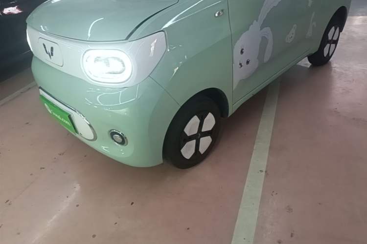 Used Wuling Hongguang MINIEV 2024 3rd Generation 215km Advanced Version Left Front Wheel Hub