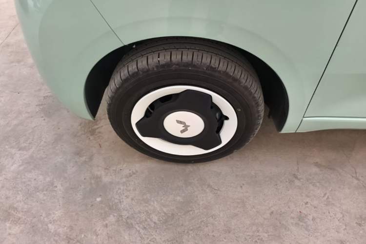 Used Wuling Hongguang MINIEV 2024 3rd Generation 215km Youth Edition Left Front Wheel Hub