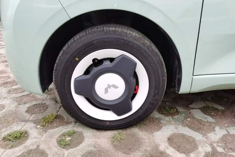 Used Wuling Hongguang MINIEV 2024 3rd Generation 170 km Left Front Wheel Hub