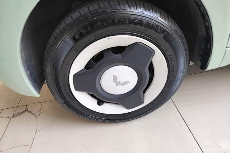 Used Wuling Hongguang MINIEV 2024 3rd Generation 215km Youth Edition Left Front Wheel Hub