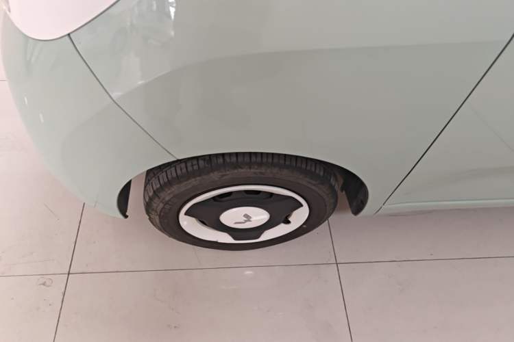 Used Wuling Hongguang MINIEV 2024 3rd Generation 215km Youth Edition Left Front Wheel Hub