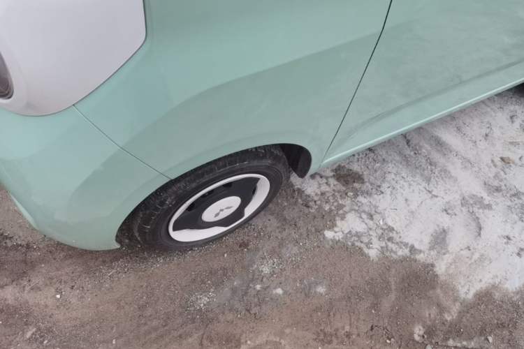 Used Wuling Hongguang MINIEV 2024 3rd Generation 215km Youth Edition Left Front Wheel Hub