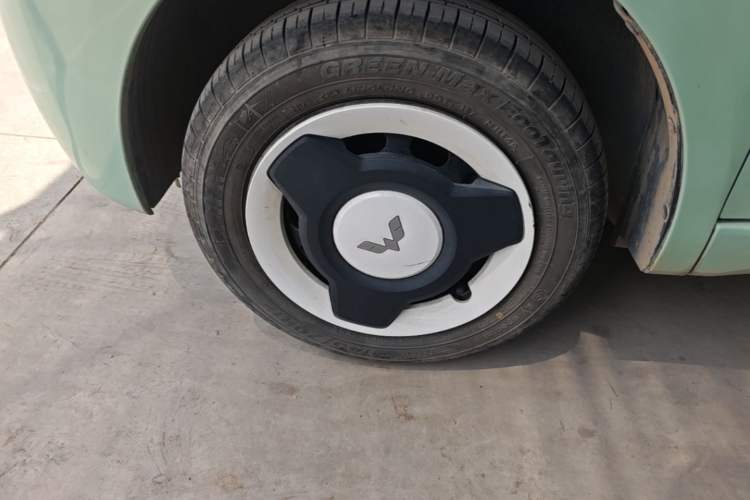 Used Wuling Hongguang MINIEV 2024 3rd Generation 215km Youth Edition Left Front Wheel Hub