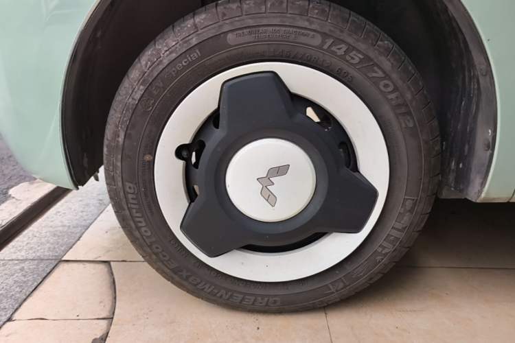Used Wuling Hongguang MINIEV 2024 3rd Generation 215km Youth Edition Left Front Wheel Hub