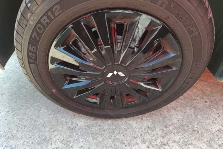 Used Wuling Hongguang MINIEV 2024 3rd Generation 215km Advanced Version Left Front Wheel Hub