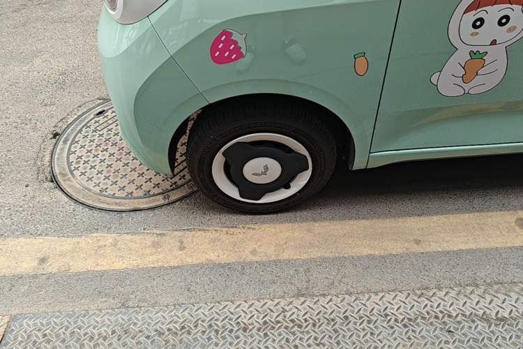 Used Wuling Hongguang MINIEV 2024 3rd Generation 215km Youth Edition Left Front Wheel Hub