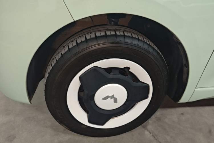 Used Wuling Hongguang MINIEV 2024 3rd Generation 170 km Left Front Wheel Hub