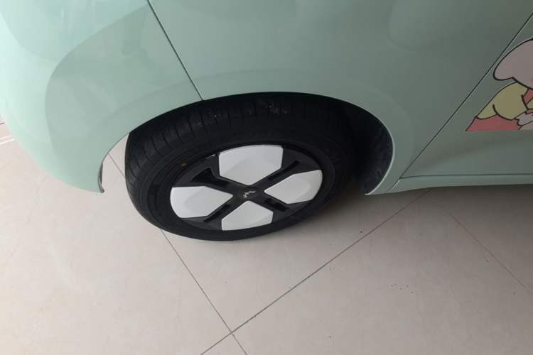 Used Wuling Hongguang MINIEV 2024 3rd Generation 215km Advanced Version Left Front Wheel Hub