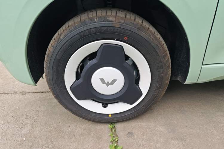 Used Wuling Hongguang MINIEV 2024 3rd Generation 215km Youth Edition Left Front Wheel Hub