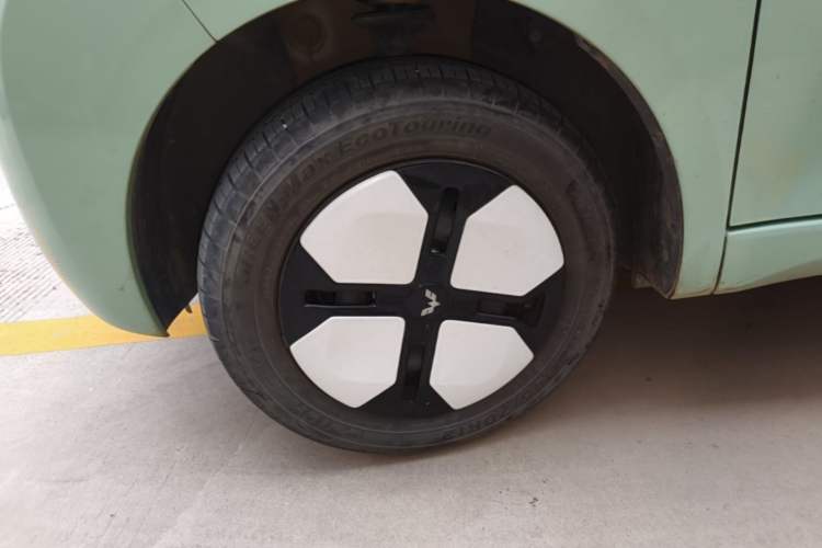 Used Wuling Hongguang MINIEV 2024 3rd Generation 215km Advanced Version Left Front Wheel Hub