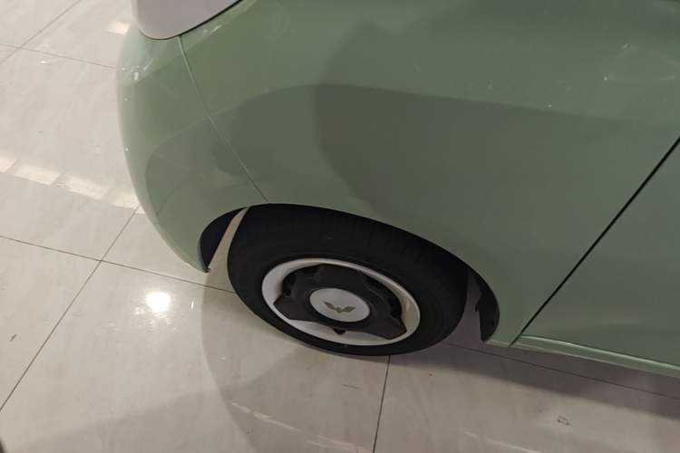 Used Wuling Hongguang MINIEV 2024 3rd Generation 215km Youth Edition Left Front Wheel Hub