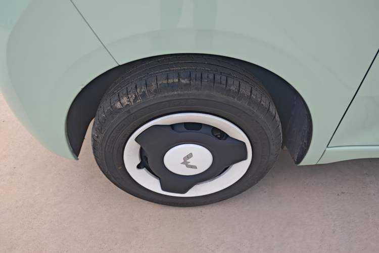 Used Wuling Hongguang MINIEV 2024 3rd Generation 215km Youth Edition Left Front Wheel Hub