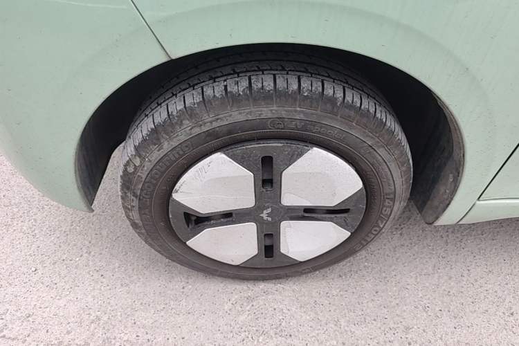 Used Wuling Hongguang MINIEV 2024 3rd Generation 215km Advanced Version Left Front Wheel Hub