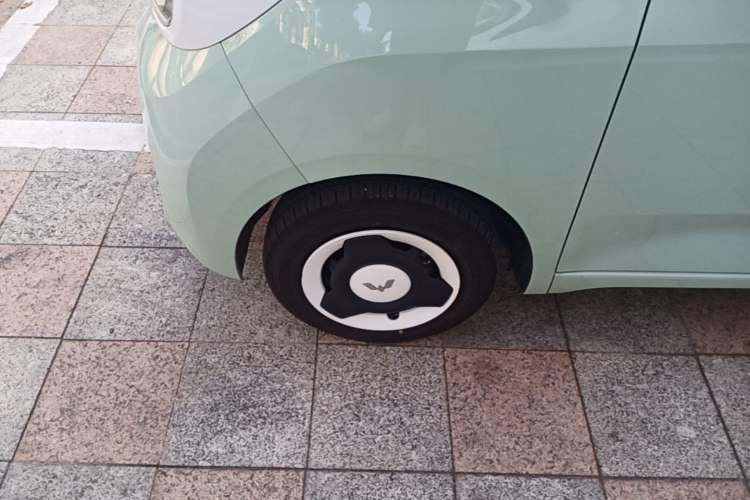 Used Wuling Hongguang MINIEV 2024 3rd Generation 215km Youth Edition Left Front Wheel Hub